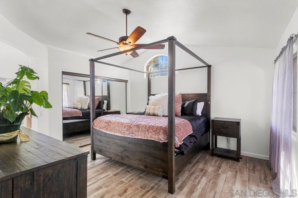 24516 Camino Mirabella, Murrieta CA  92562-4333 exterior