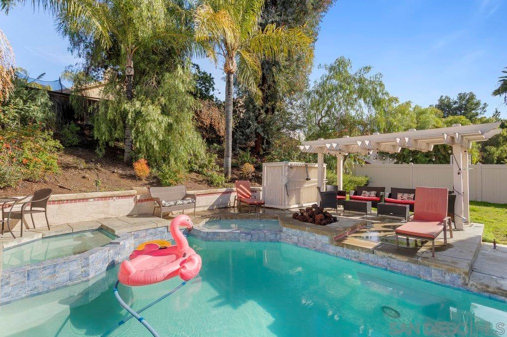 24516 Camino Mirabella, Murrieta CA  92562-4333 exterior