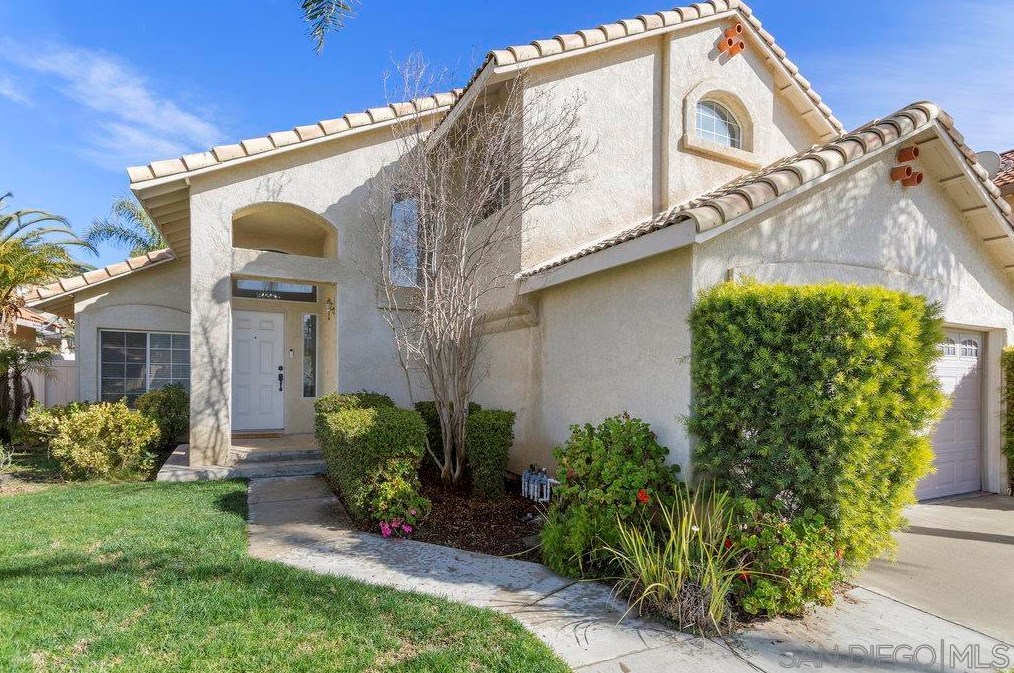 24516 Camino Mirabella, Murrieta CA  92562-4333 exterior
