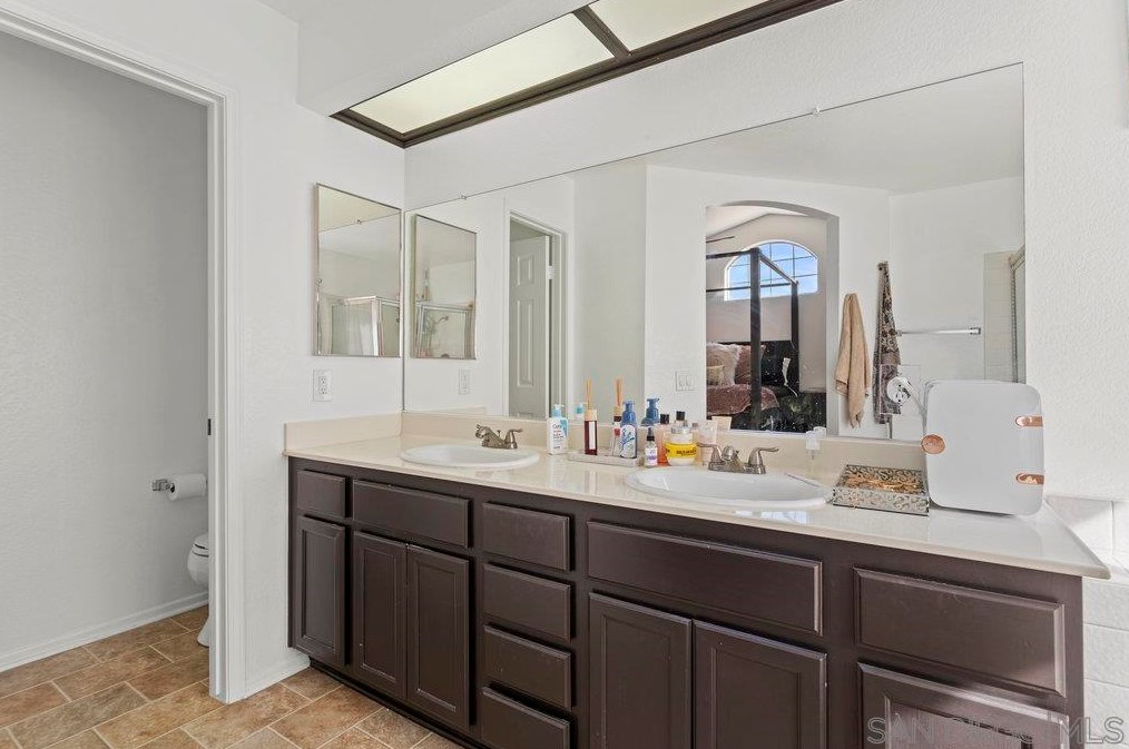 24516 Camino Mirabella, Murrieta CA  92562-4333 exterior