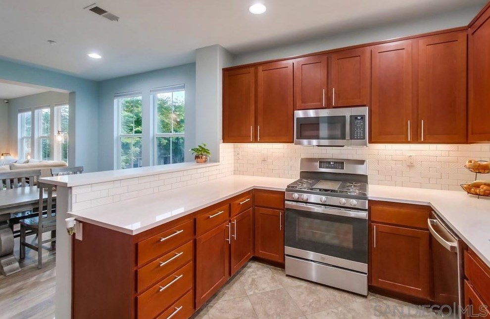 2711 Persimmon Ct, Chula Vista CA  91915-1708 exterior