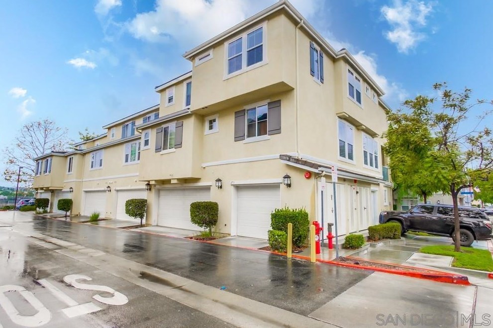 2711 Persimmon Ct, Chula Vista CA  91915-1708 exterior