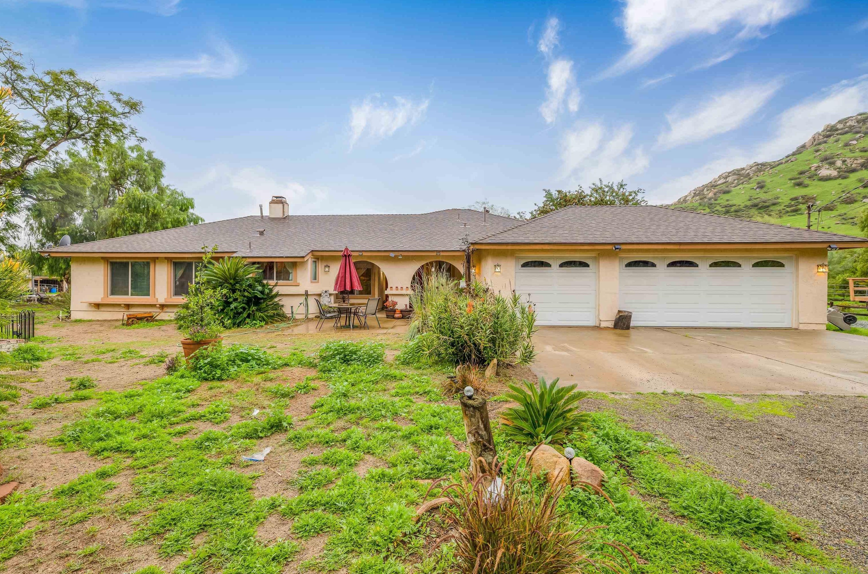 15601 Mountain Valley Pl, Lakeside, CA 92040
