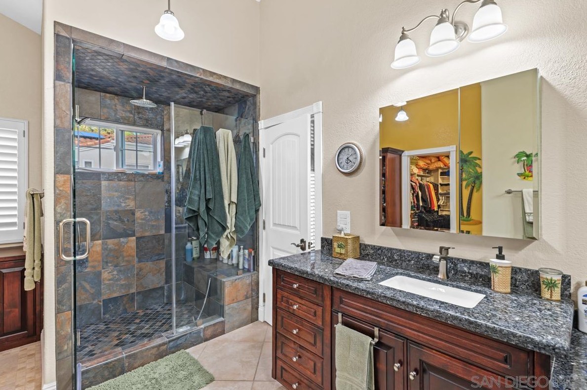 29427 Circle R Greens Dr, Escondido CA  92026-5911 exterior