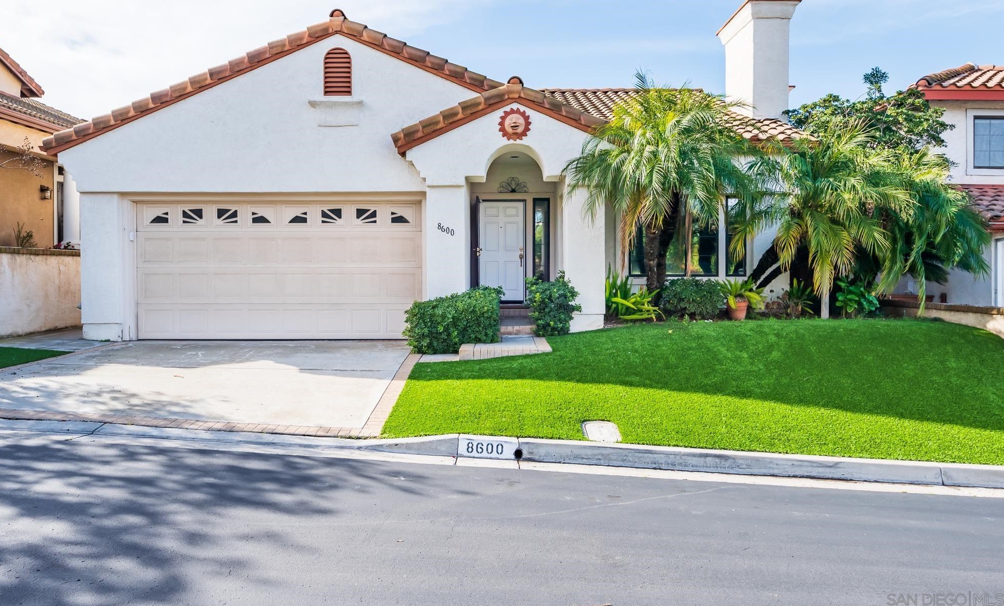 8600 Paseo Ladera, Santee, CA 92071-4036