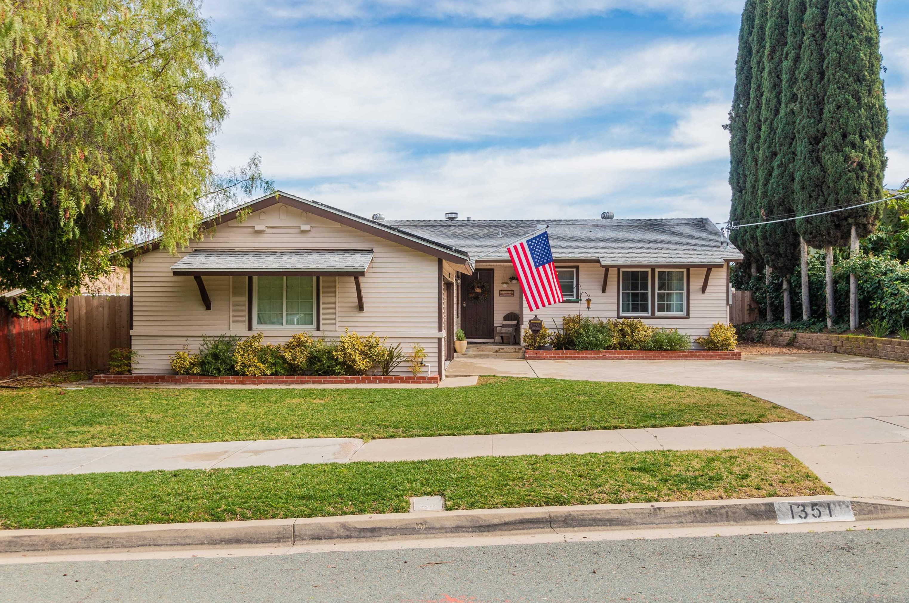 1351 Darby St, Spring Valley, CA 91977-3717