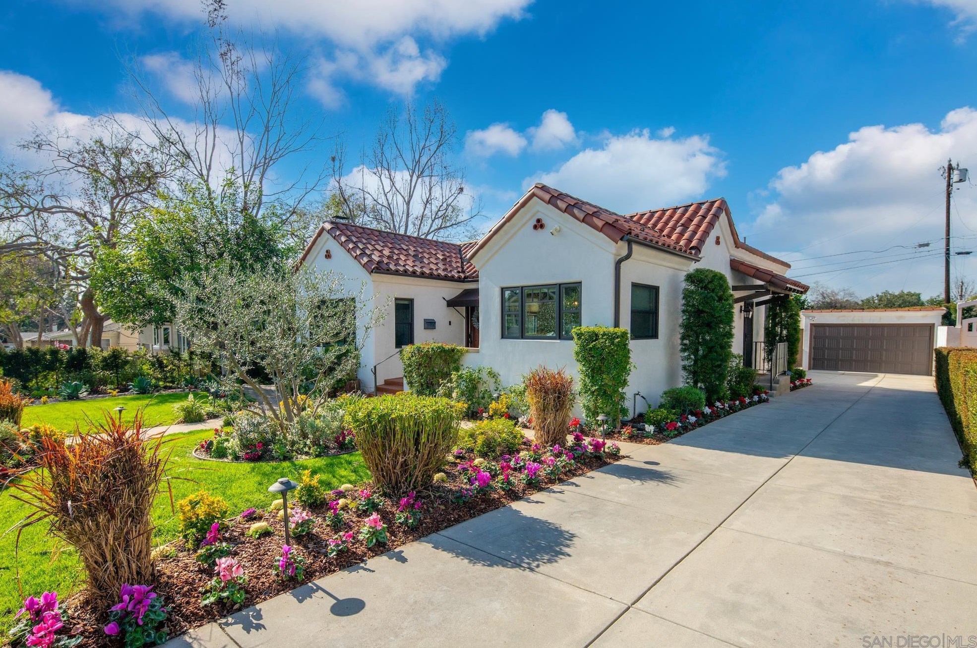 139 N Sunset Pl, Monrovia, CA 91016