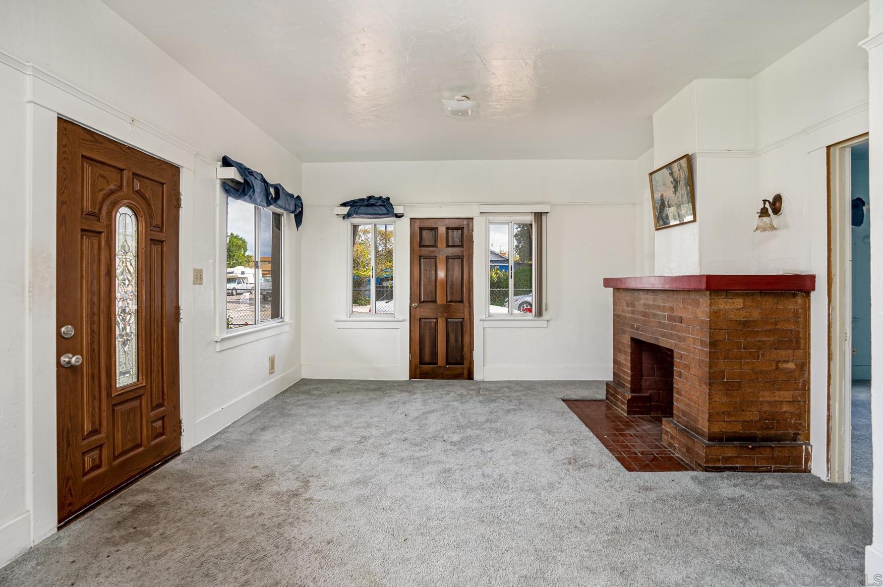 201 Zenith St, Chula Vista, CA 91911-5846