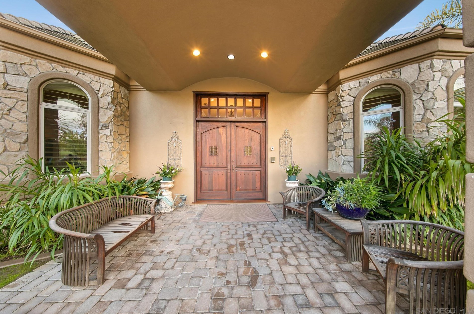 17864 Old Winemaster Way, Poway, CA 92064-1062