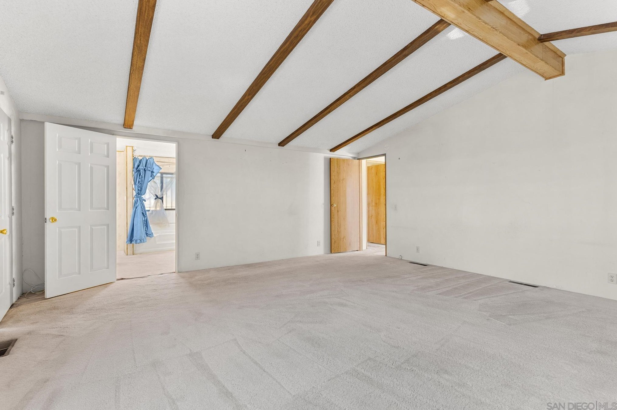 1654 Lotus Gln, Escondido CA  92026-1847 exterior