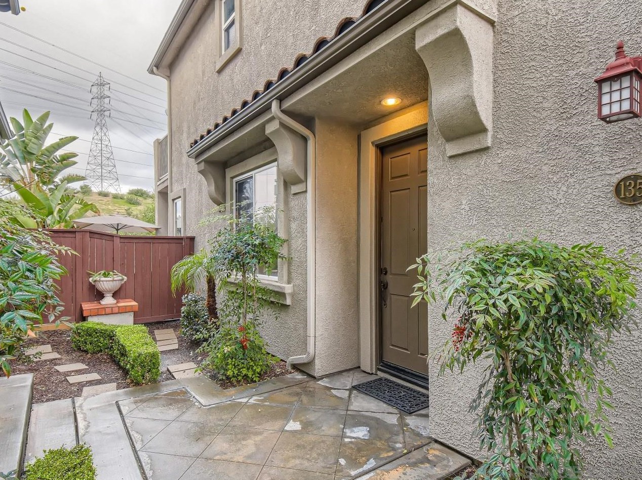 2167 Palo Alto Dr, Chula Vista, CA 91914-4487