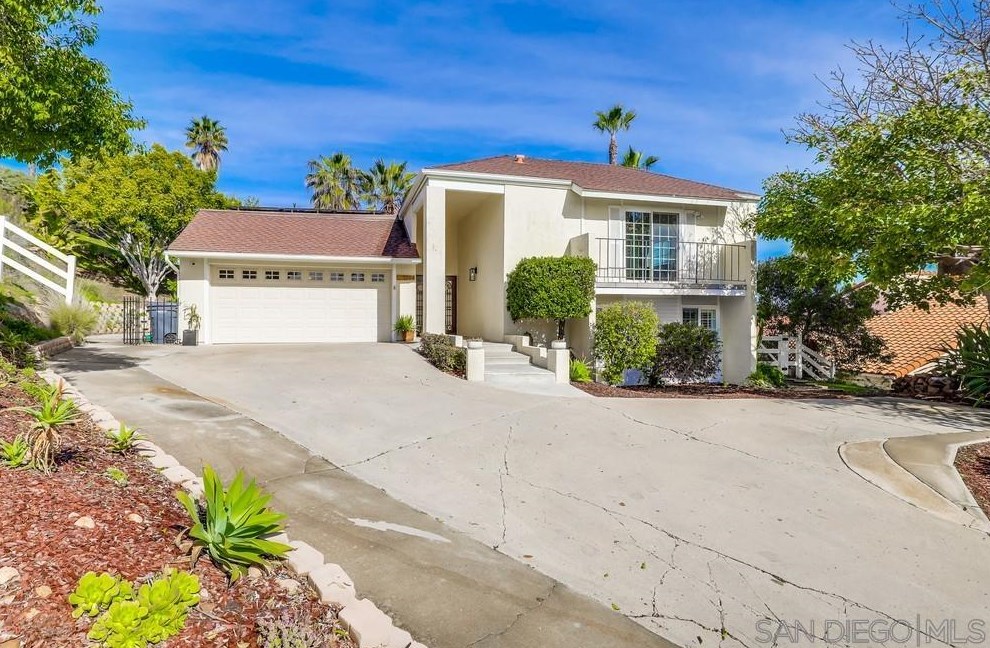 1294 Pfeifer Ln, El Cajon, CA 92020