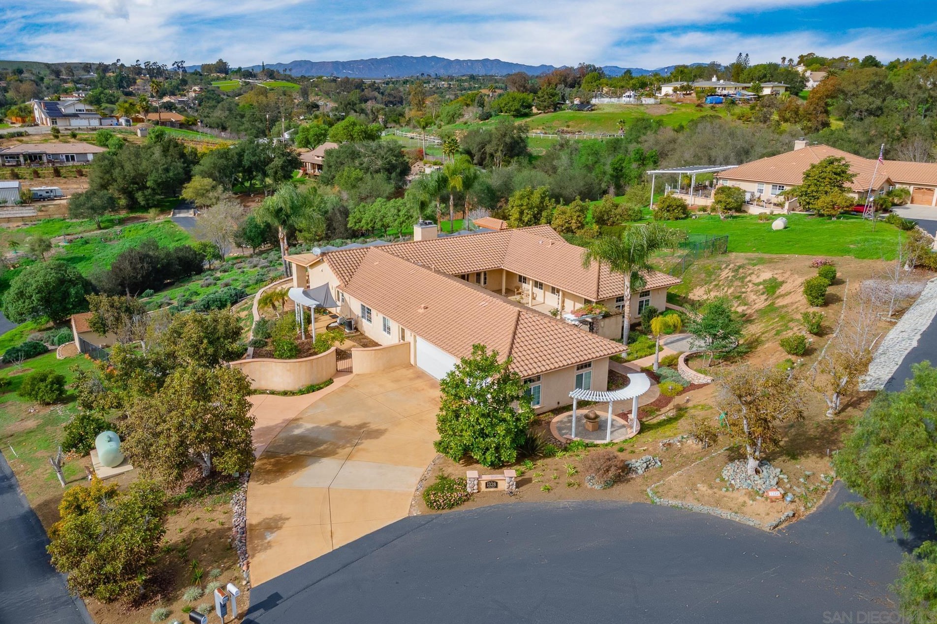 1328 Ram Ln, Fallbrook, CA 92028-8245