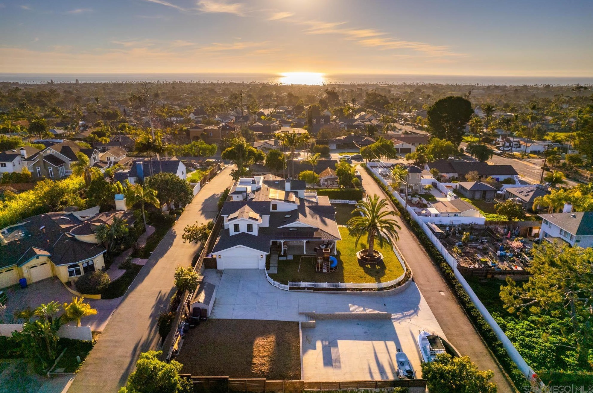 1514 Hunsaker, Oceanside, CA 92054