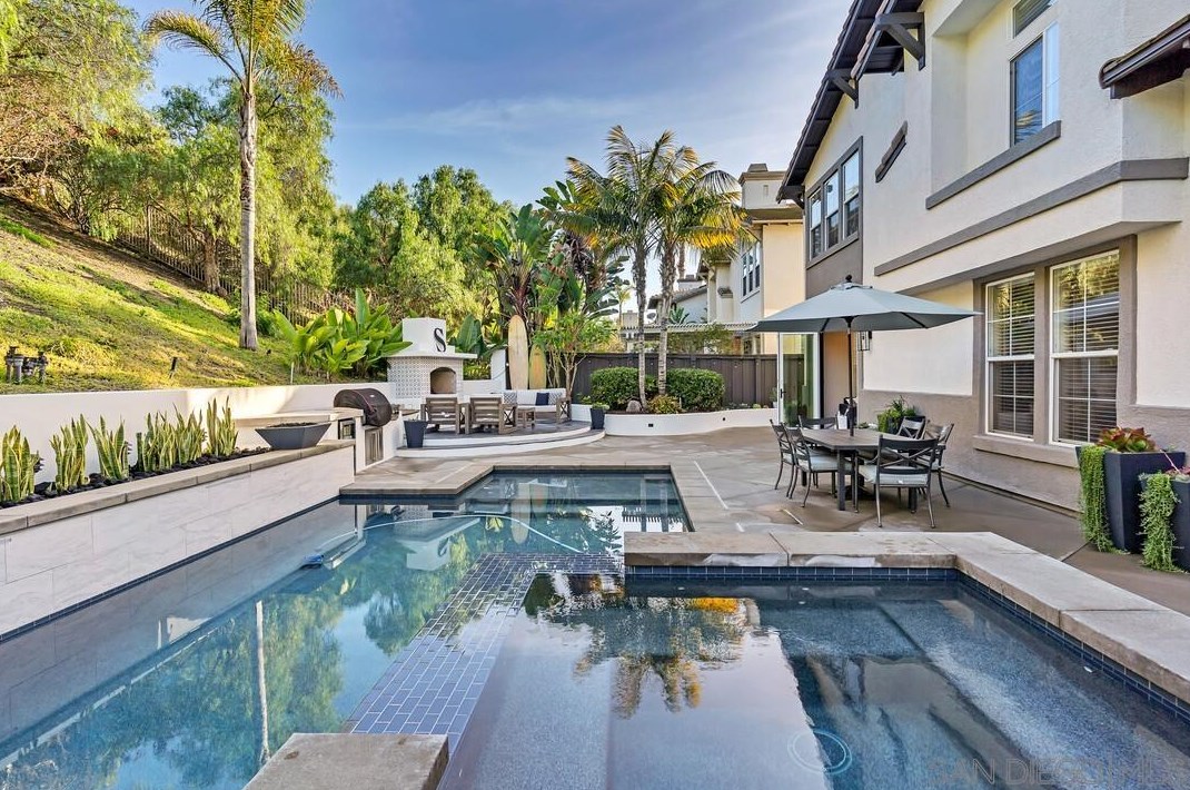 6402 Topmast Dr, Carlsbad, CA 92011