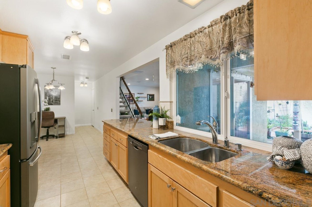 13141 Mulberry Tree Ln, Poway CA  exterior