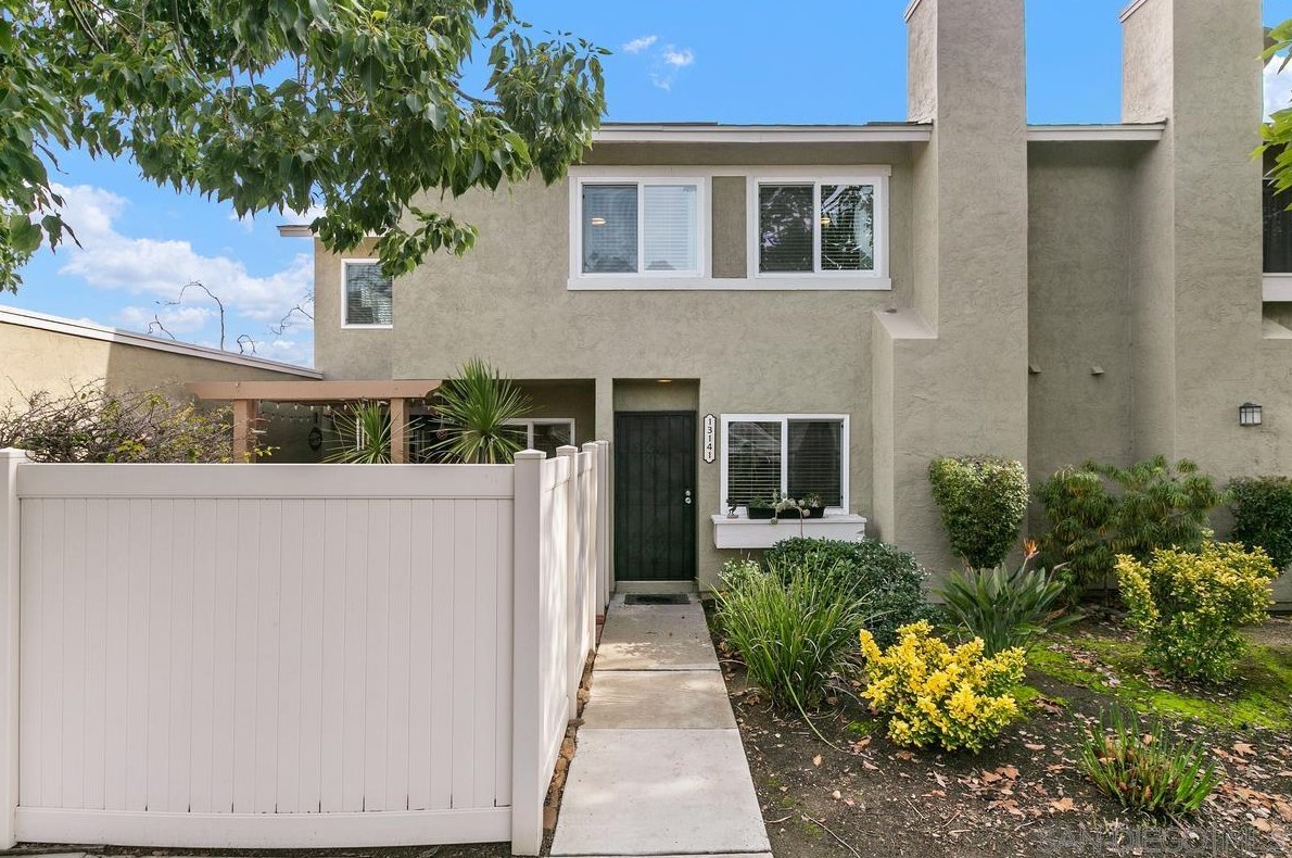 13141 Mulberry Tree Ln, Poway, CA 92064-4645