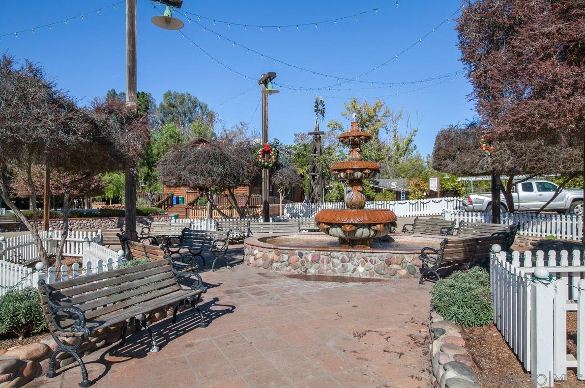 13141 Mulberry Tree Ln, Poway CA  exterior