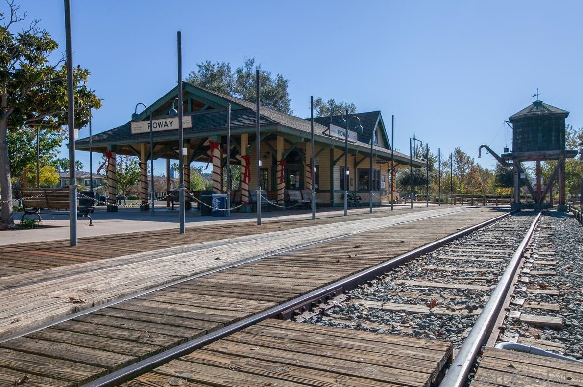 13141 Mulberry Tree Ln, Poway CA  exterior