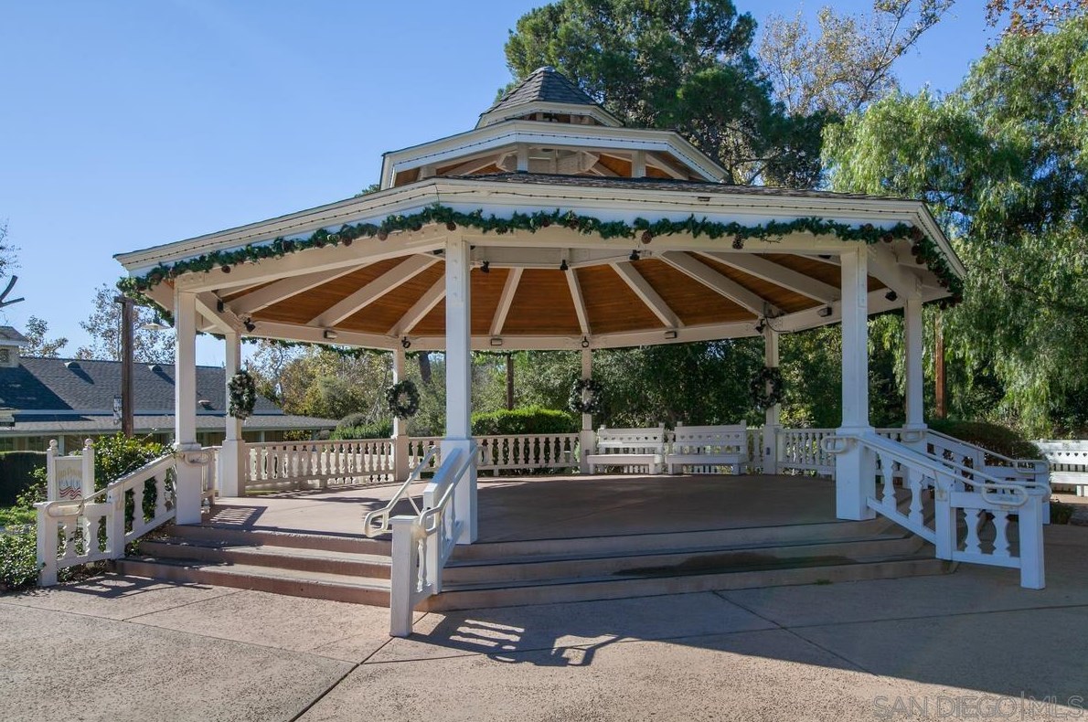 13141 Mulberry Tree Ln, Poway CA  exterior