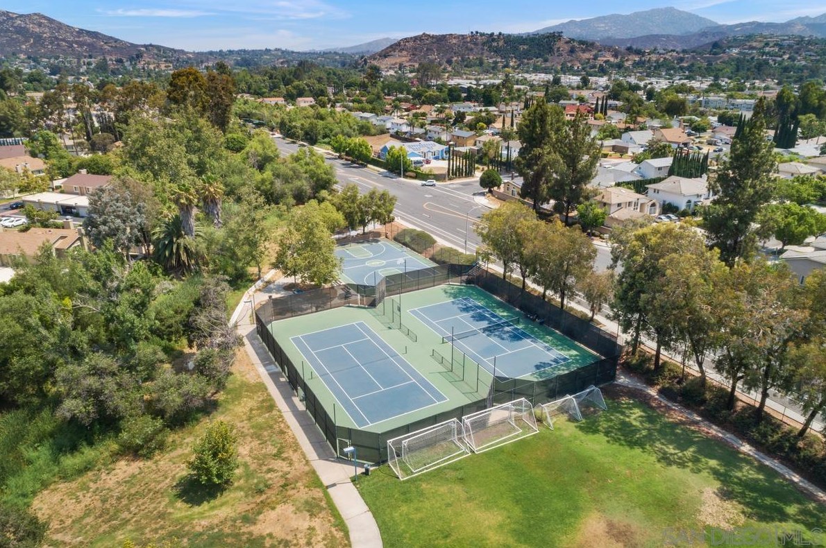 13141 Mulberry Tree Ln, Poway CA  exterior