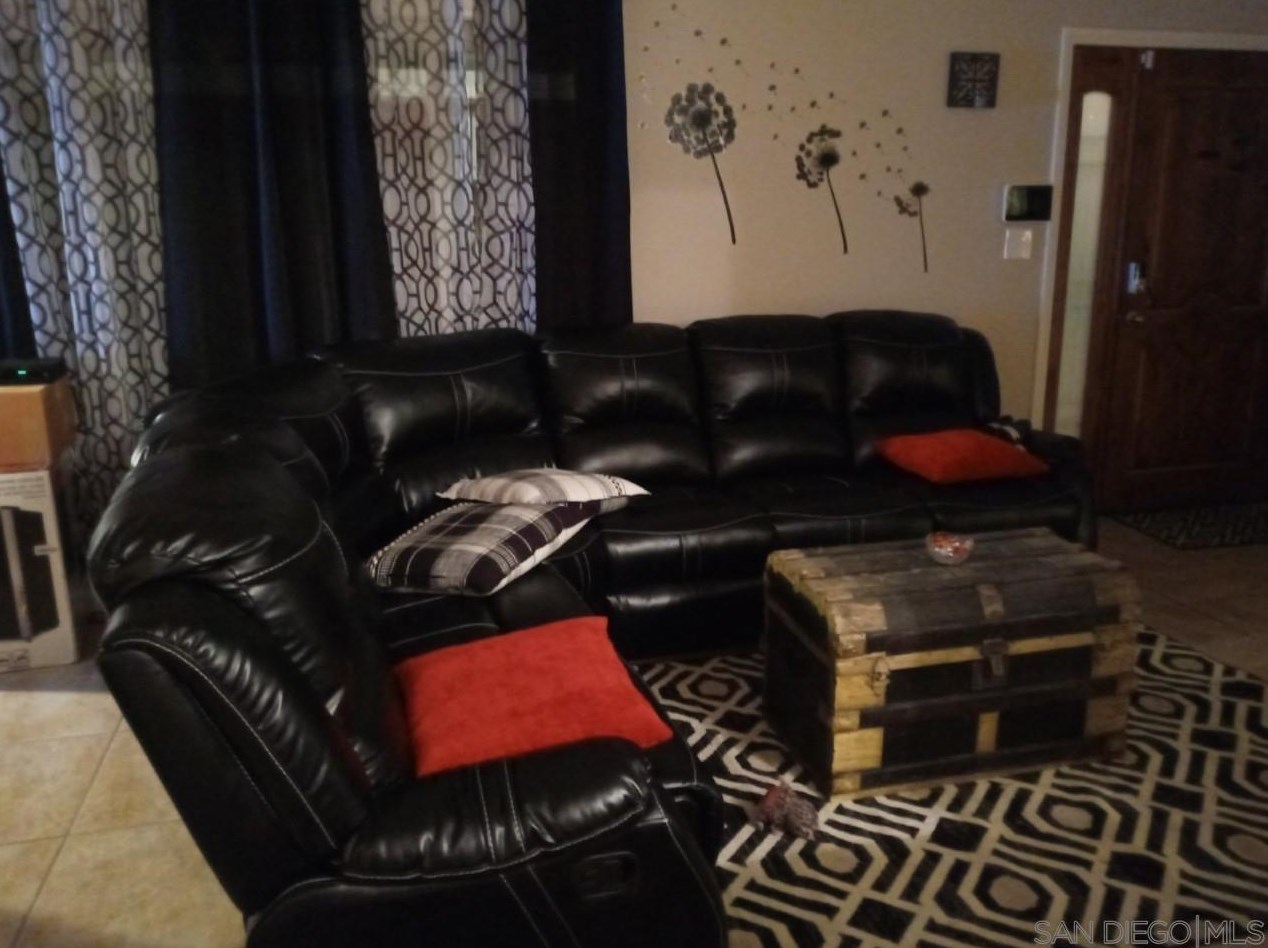14380 Rios Canyon Rd, El Cajon, CA 92021