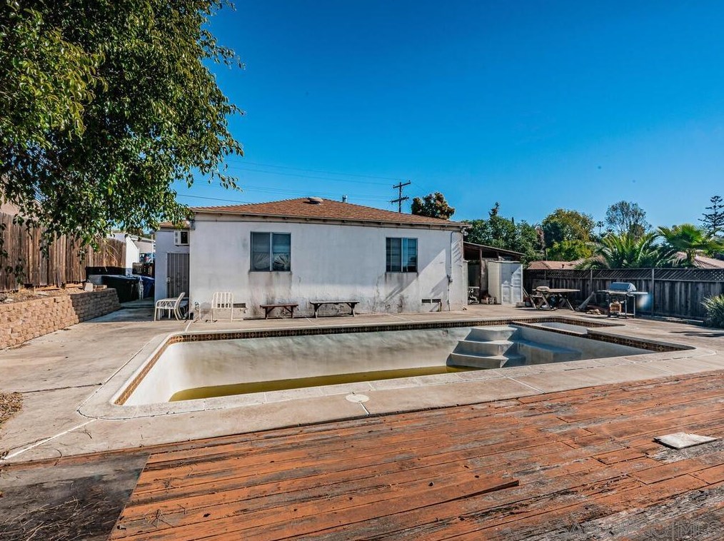 9354 De Camp Dr, La Mesa, CA 91942