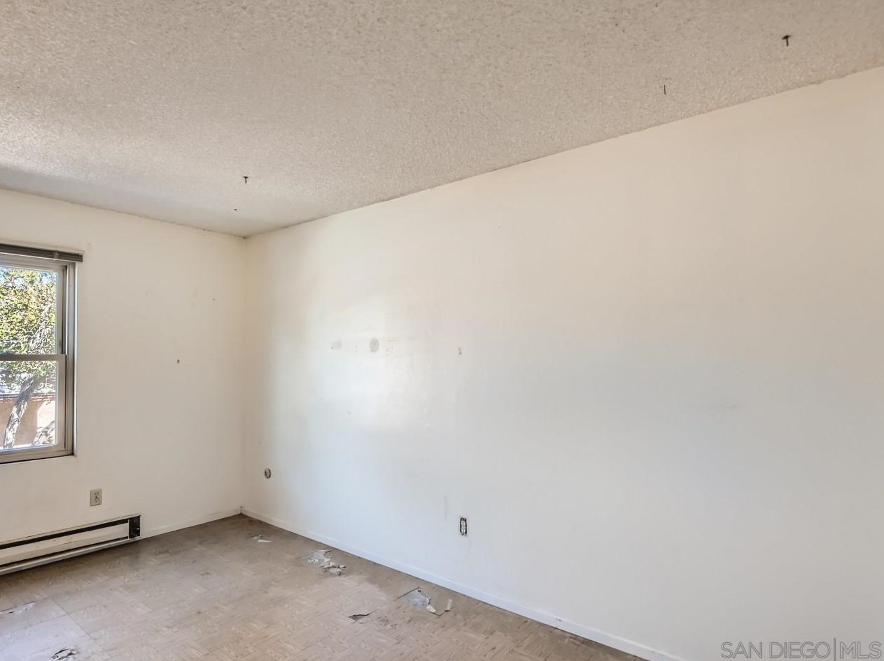 8757 Wahl St, Santee CA  92071-3352 exterior