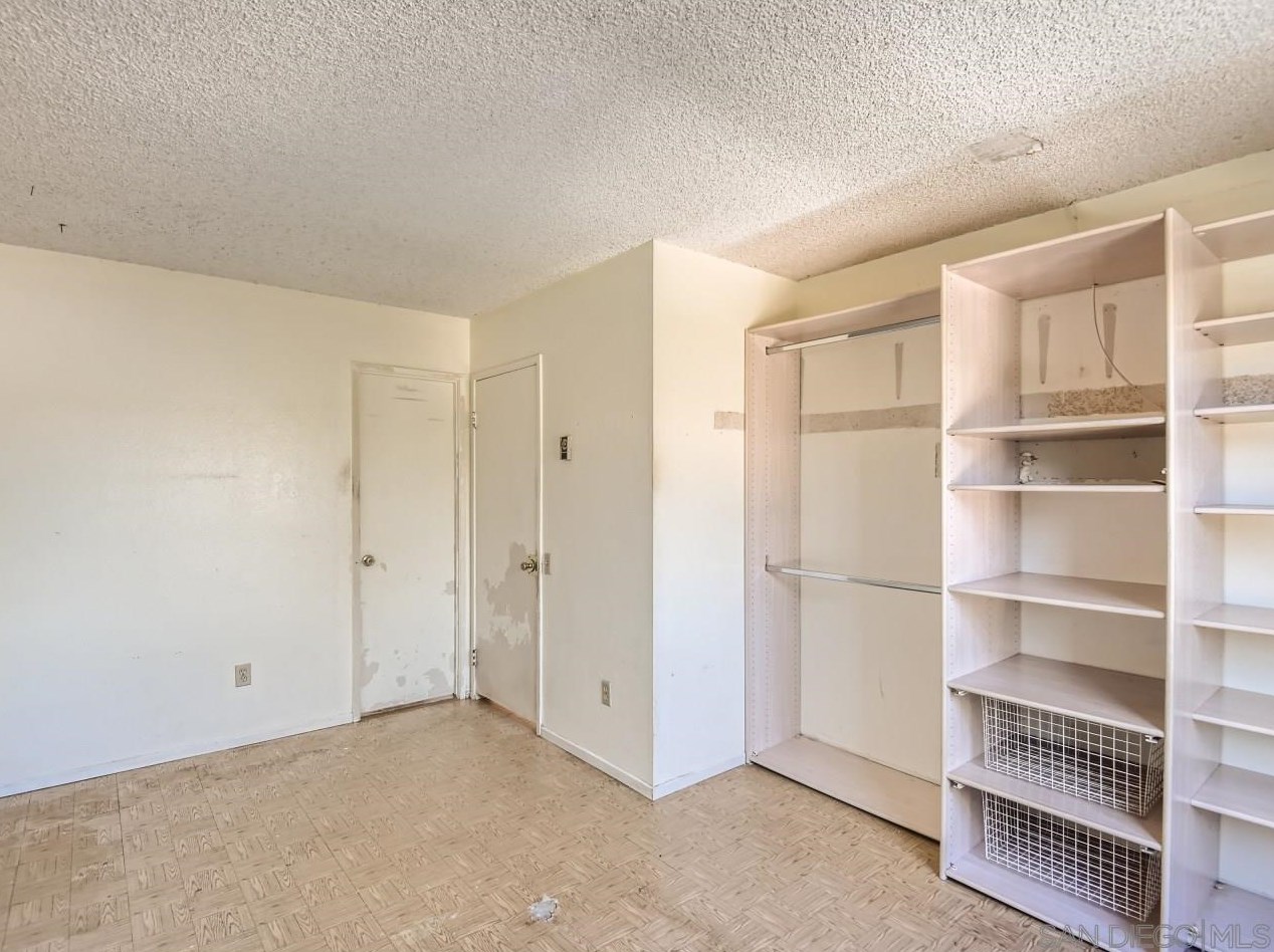 8757 Wahl St, Santee CA  92071-3352 exterior