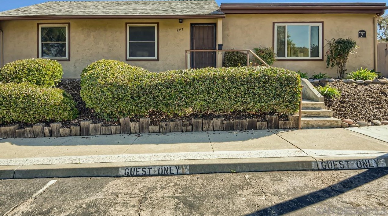 8757 Wahl St, Santee, CA 92071-3352