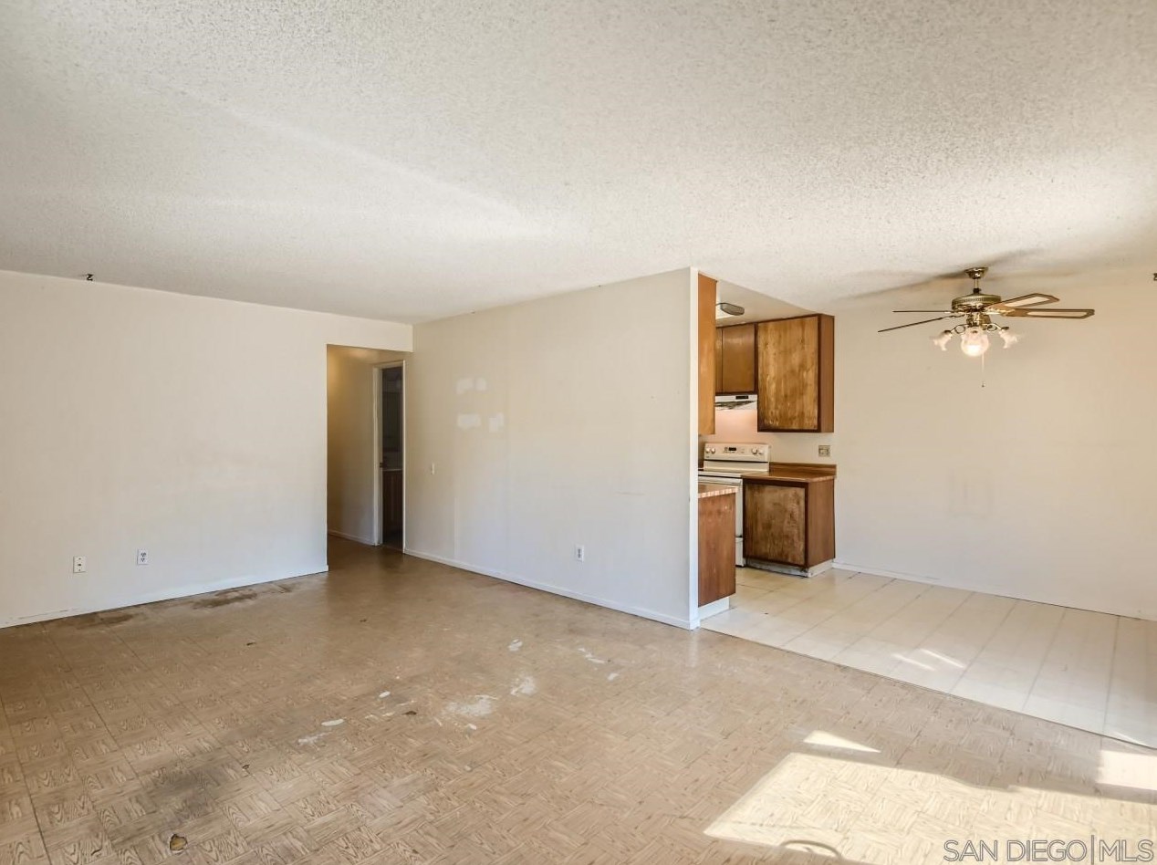 8757 Wahl St, Santee CA  92071-3352 exterior