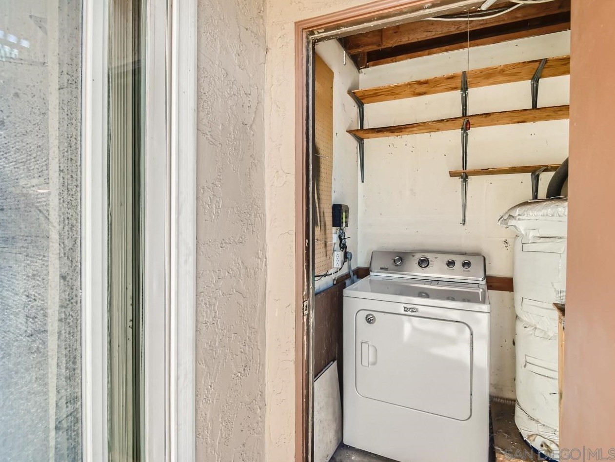 8757 Wahl St, Santee CA  92071-3352 exterior
