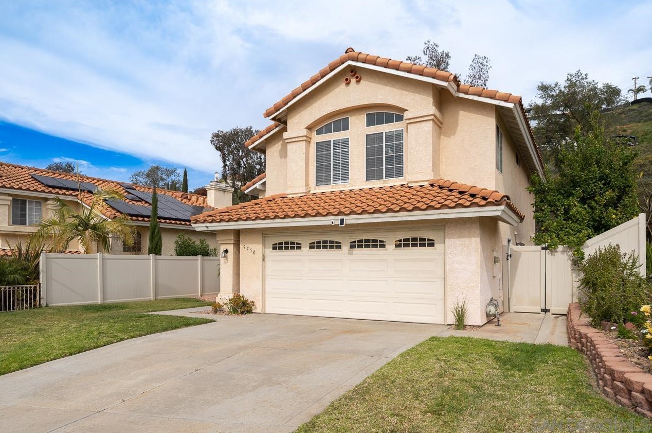 9750 Avenida Colino, Spring Valley, CA 91977-5270