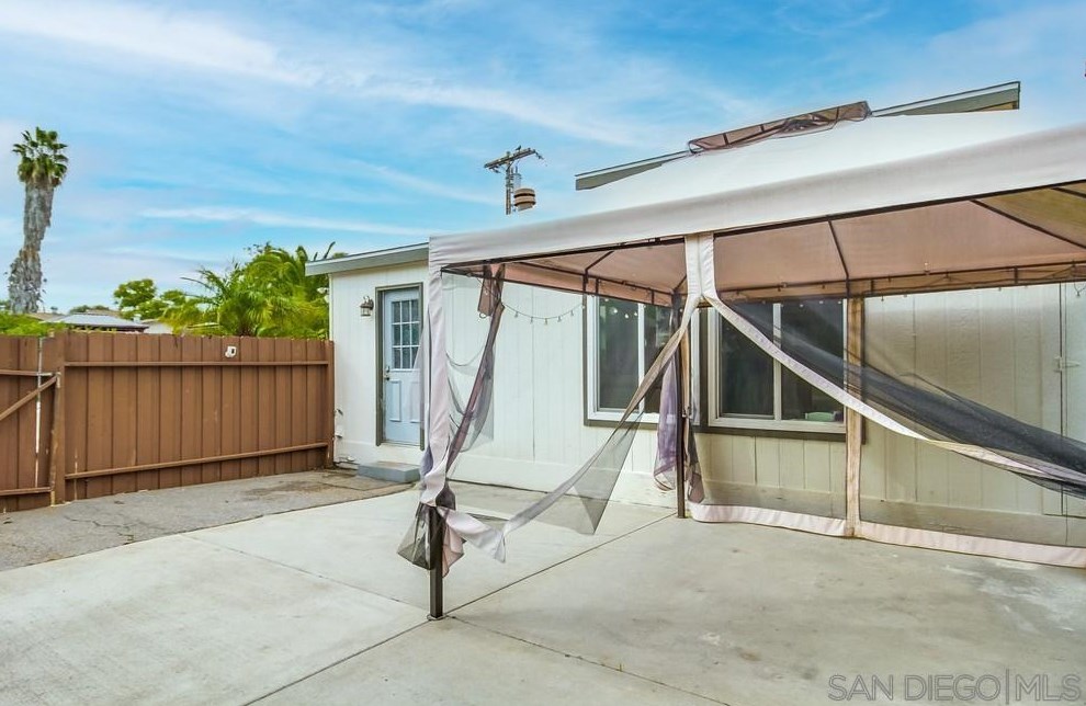 9380 Lori Mar Ct, Spring Valley CA  91977-2700 exterior