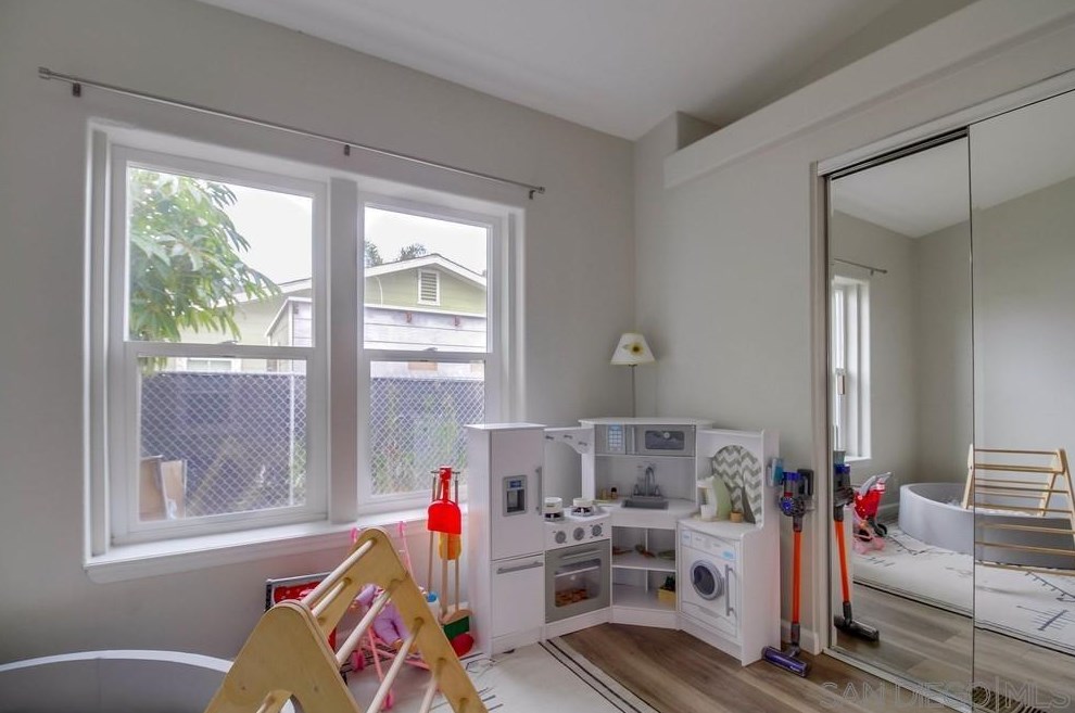 9380 Lori Mar Ct, Spring Valley CA  91977-2700 exterior