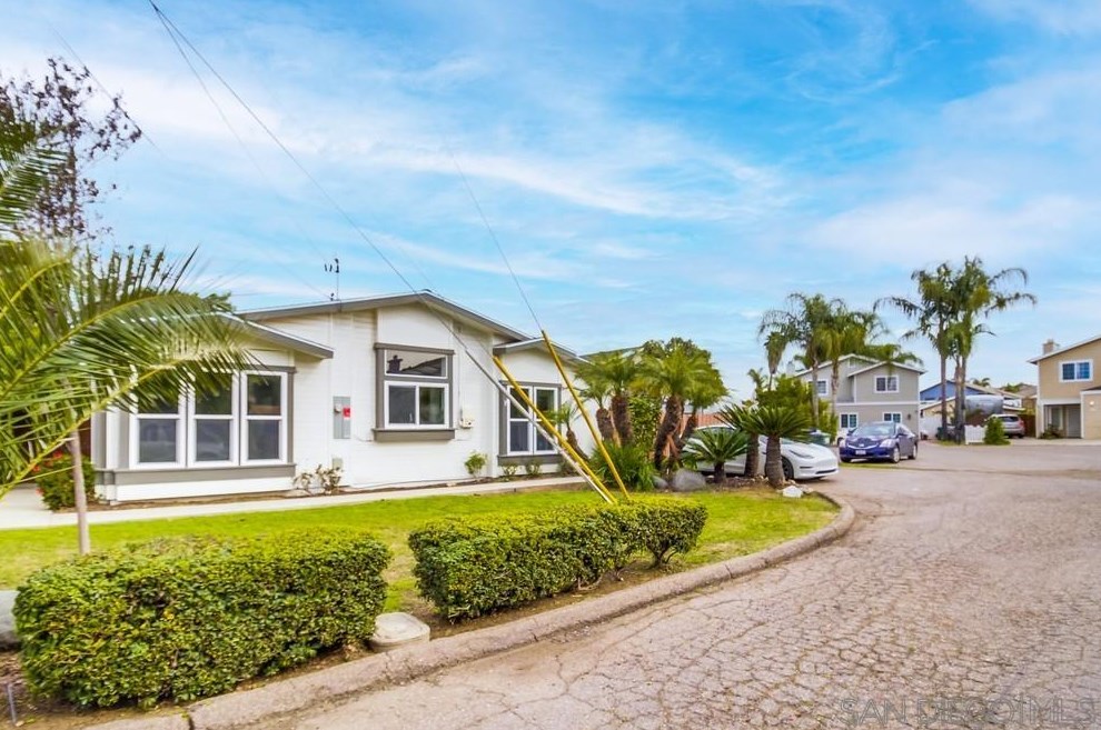 9380 Lori Mar Ct, Spring Valley CA  91977-2700 exterior