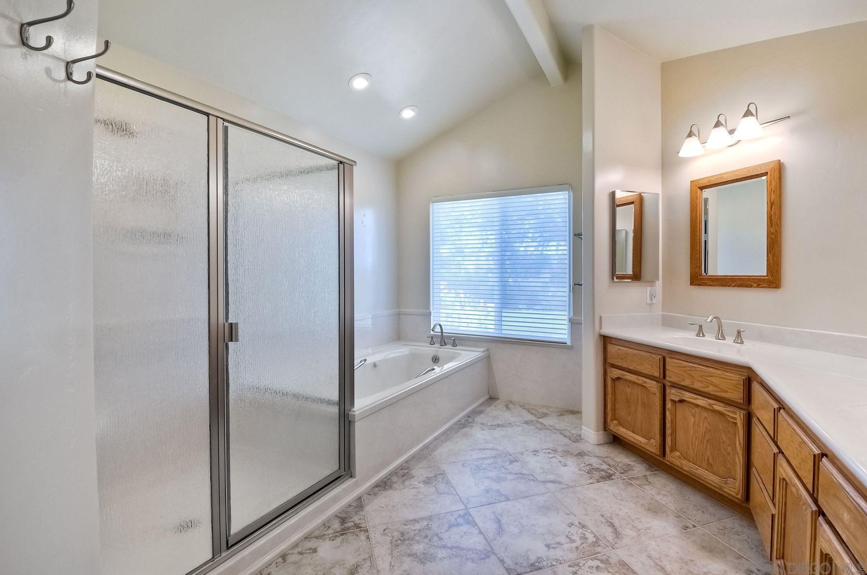 2822 Pasatiempo Gln, Escondido CA  92025-7356 exterior