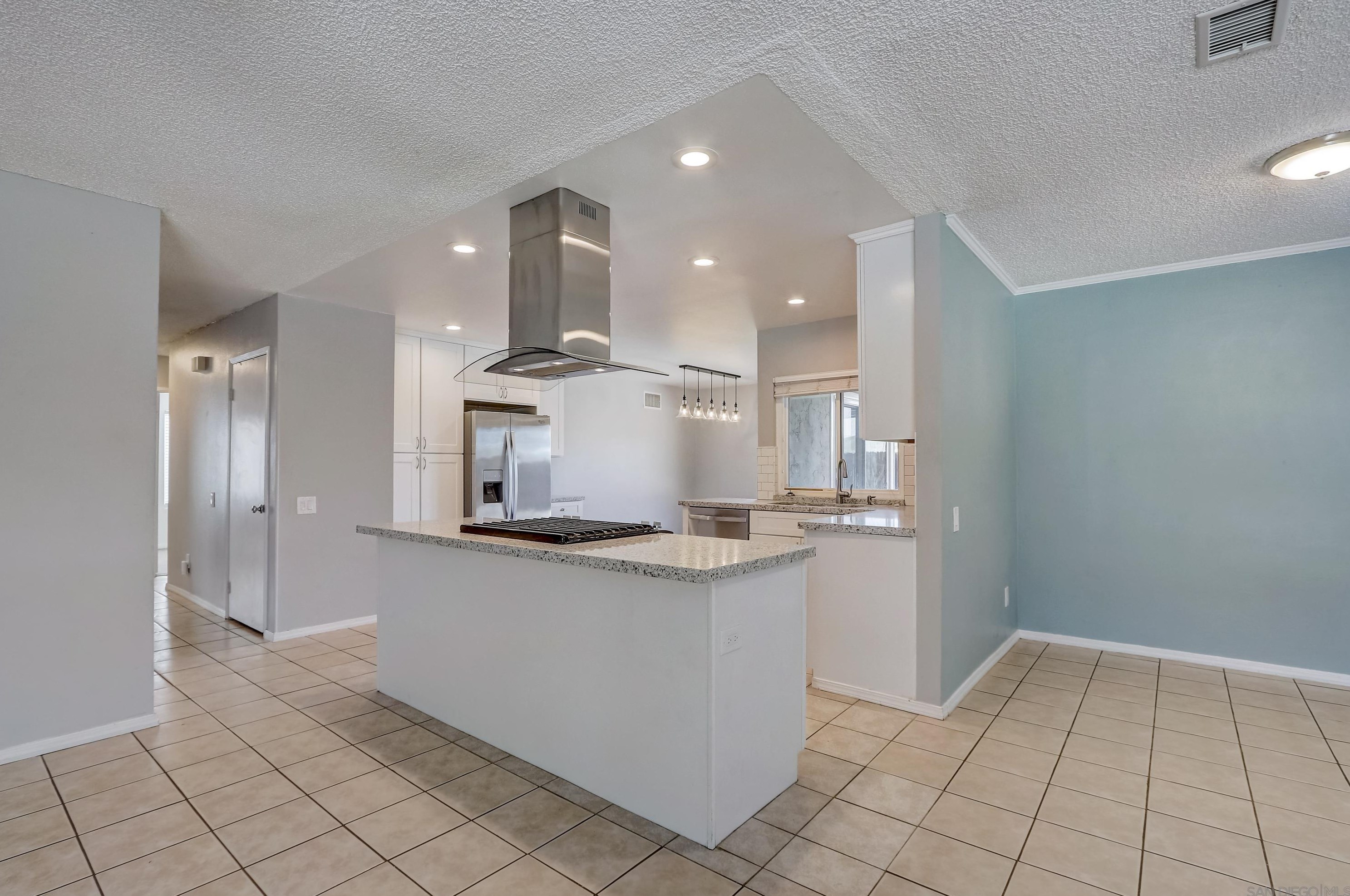 10044 Carlton Hills Blvd, Santee, CA 92071-1348