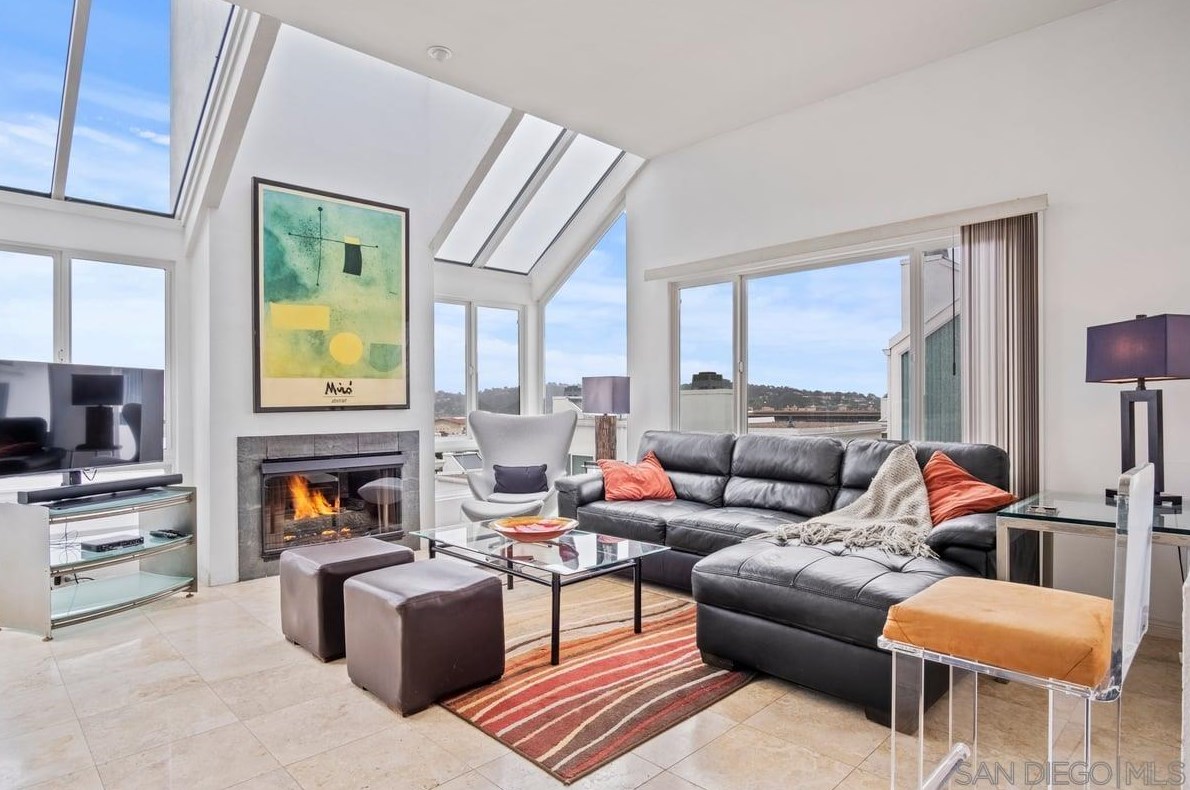 377 Longden Ln, Solana Beach, CA 92075