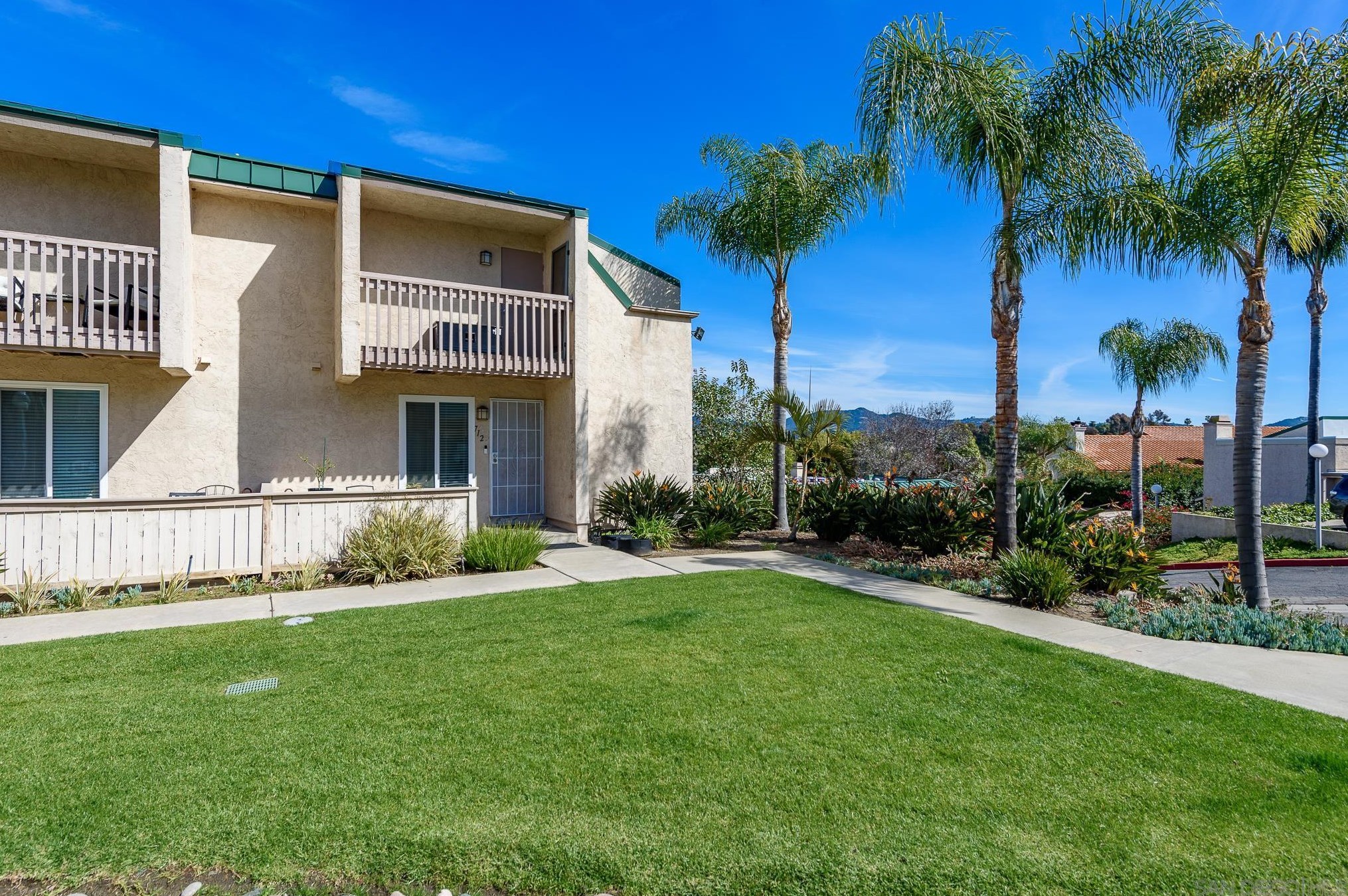 712 Silver Dr, Vista, CA 92083