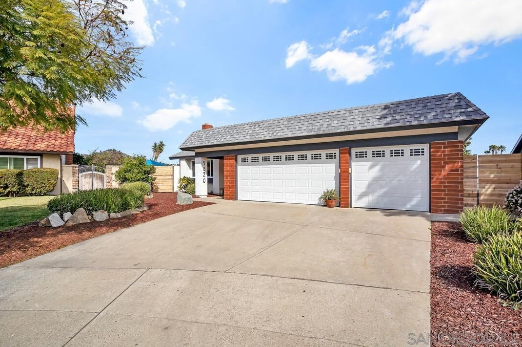 9820 Bright St, Spring Valley, CA 91977-2940