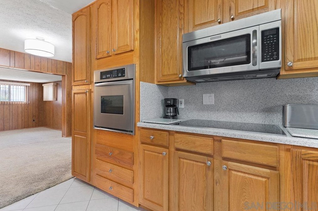 1308 Elkelton Blvd, Spring Valley, CA 91977-3757