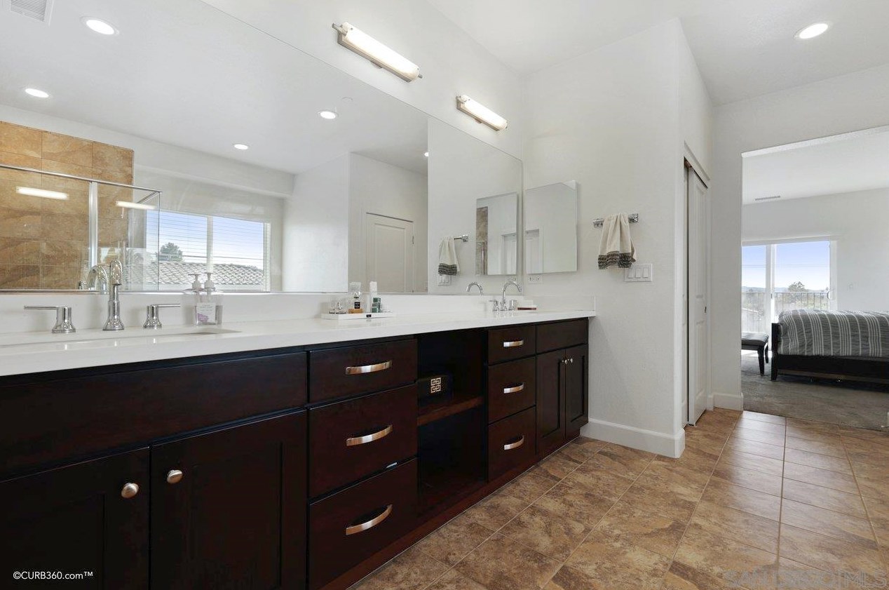 1675 Felicita Ln, Escondido CA  92025-5641 exterior