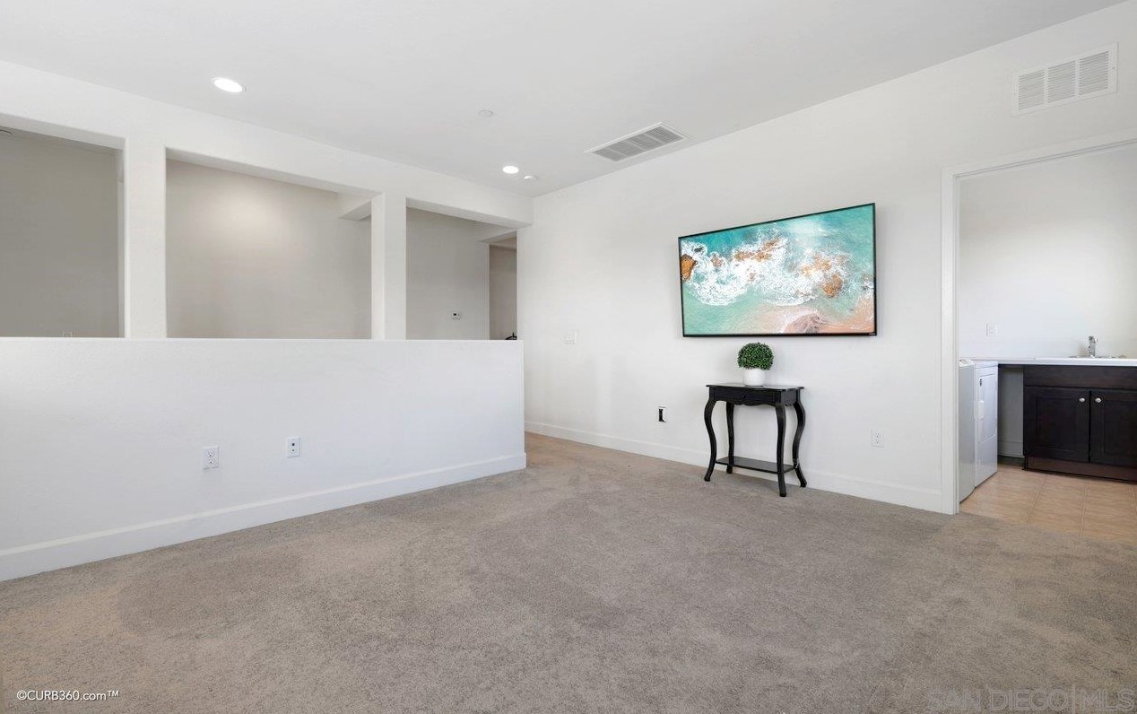 1675 Felicita Ln, Escondido CA  92025-5641 exterior