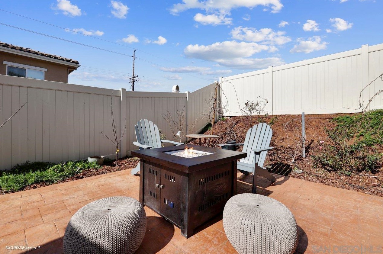 1675 Felicita Ln, Escondido CA  92025-5641 exterior