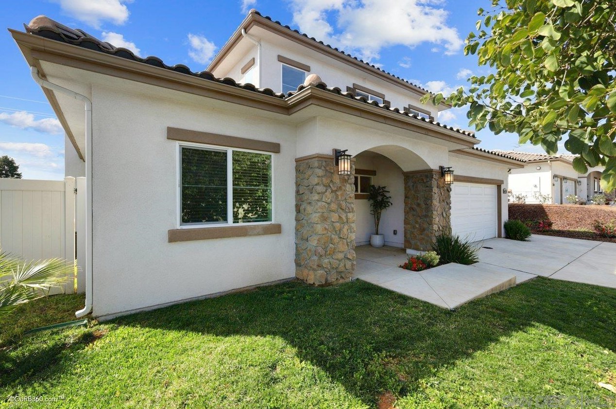 1675 Felicita Ln, Escondido CA  92025-5641 exterior