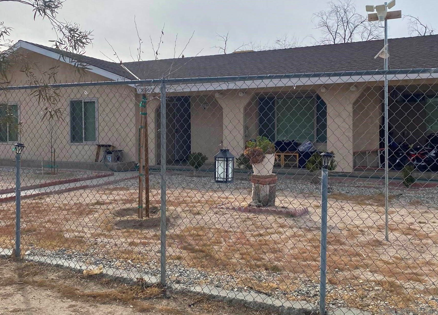 35955 89th St, Juniper Hills, CA 93543