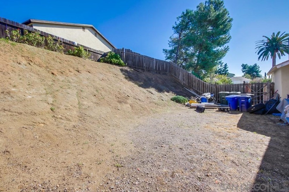 12752 Roberto Way, Poway CA  92064-2631 exterior