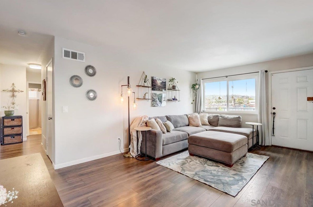 9851 Mission Viejo Ct 4, Santee, CA 92071