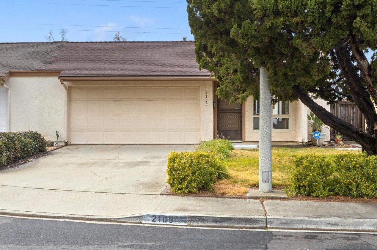 2109 Pepper Tree Pl, Escondido, CA 92026-1304